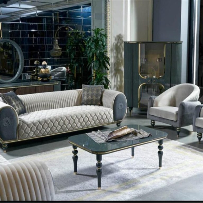 Expert Tips to Clean Your Suede Couch: Essential Dos and Don’ts